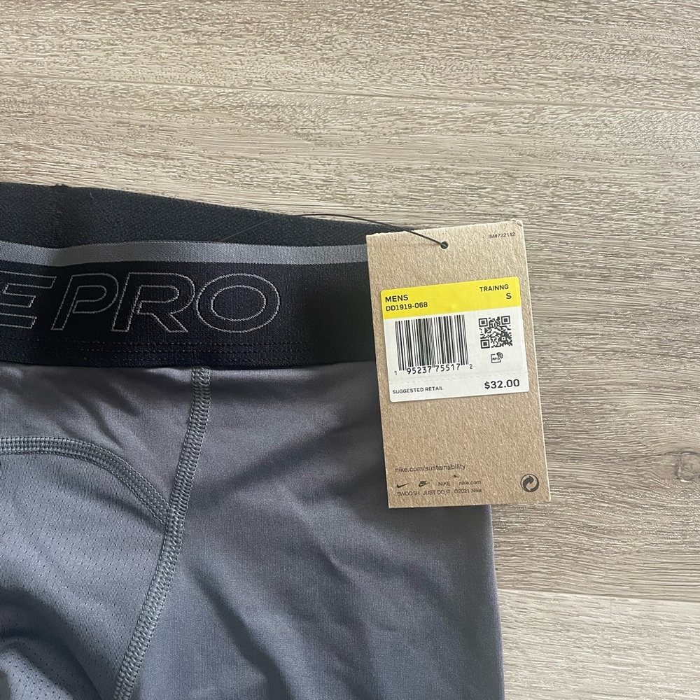 Nike Pro compression size Small NWT